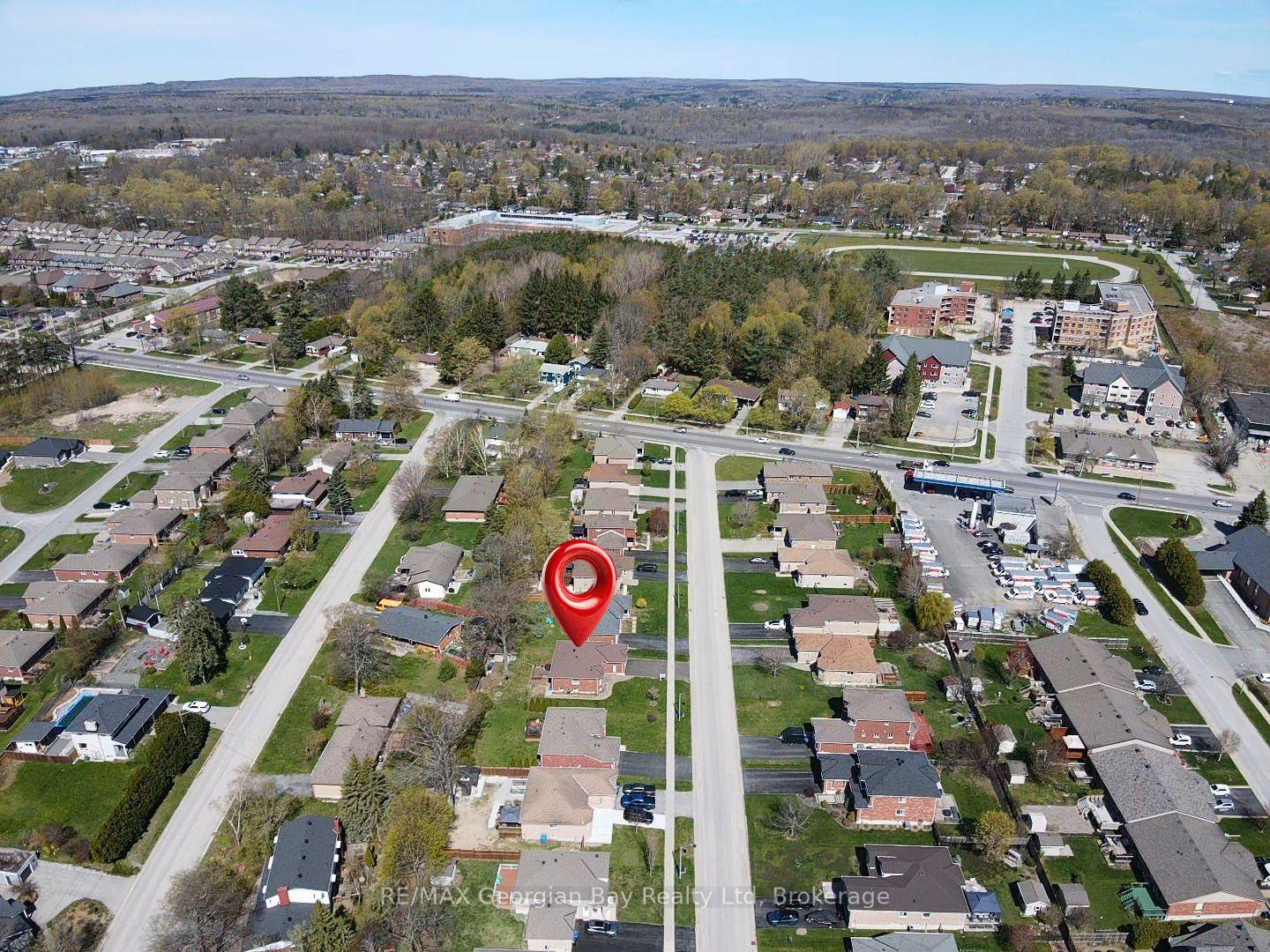 Photo 33 of 495 Shewfelt Crescent, Midland — HOMEH