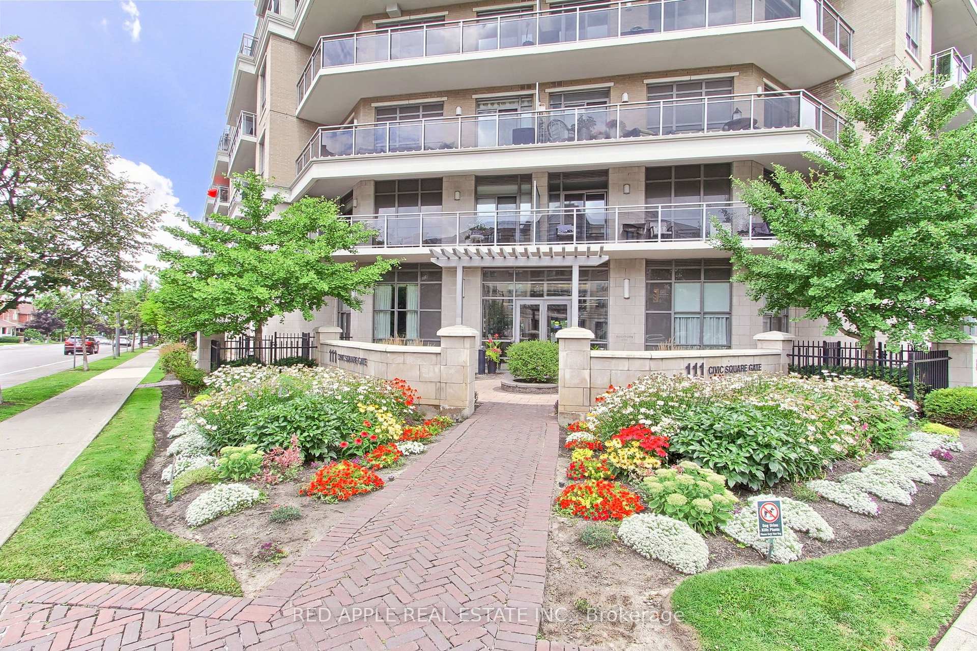 Photo 3 of Unit 519, 111 Civic Square Gate, Aurora, Bayview Wellington — HOMEH