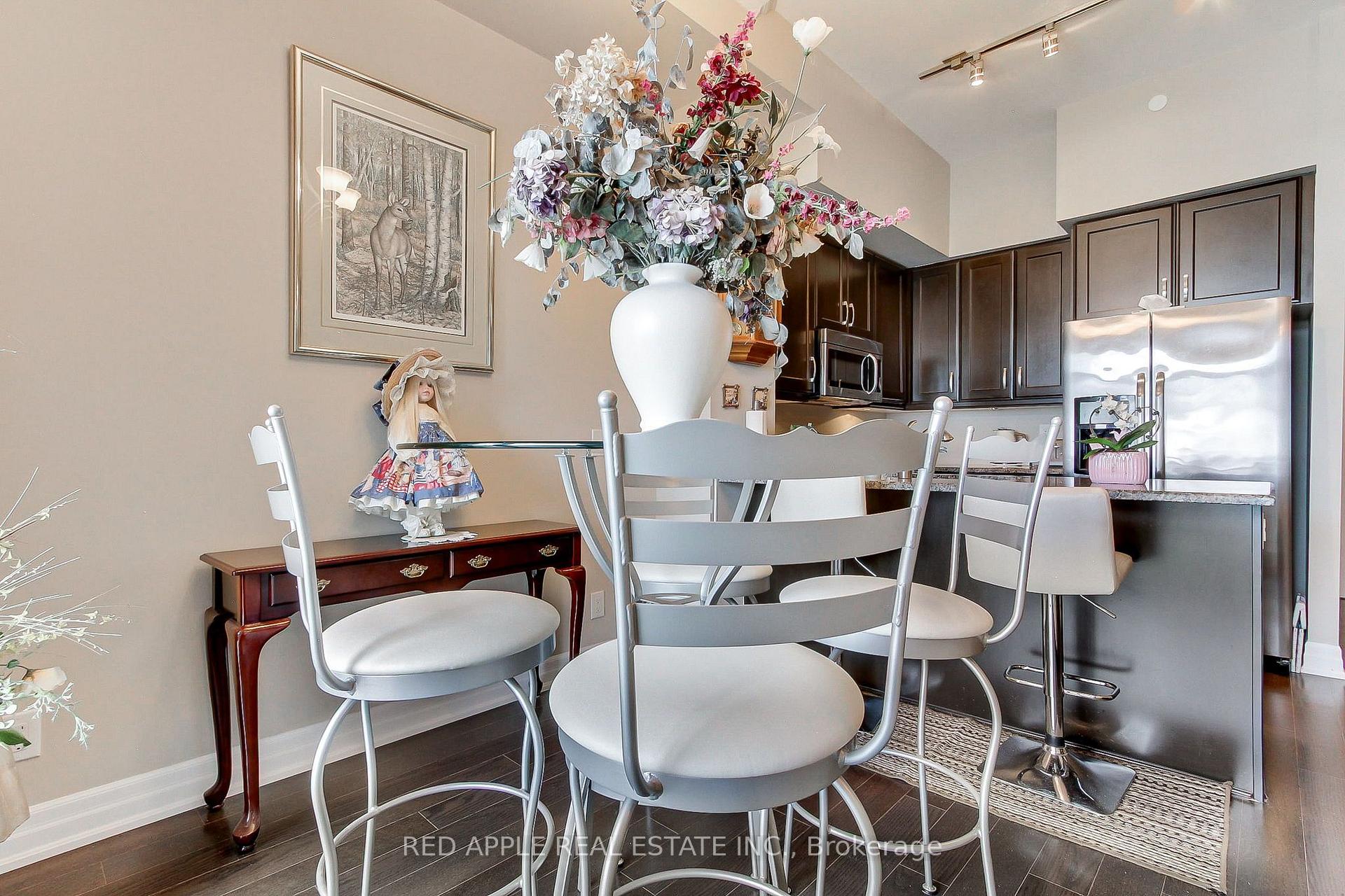 Photo 13 of Unit 519, 111 Civic Square Gate, Aurora, Bayview Wellington — HOMEH