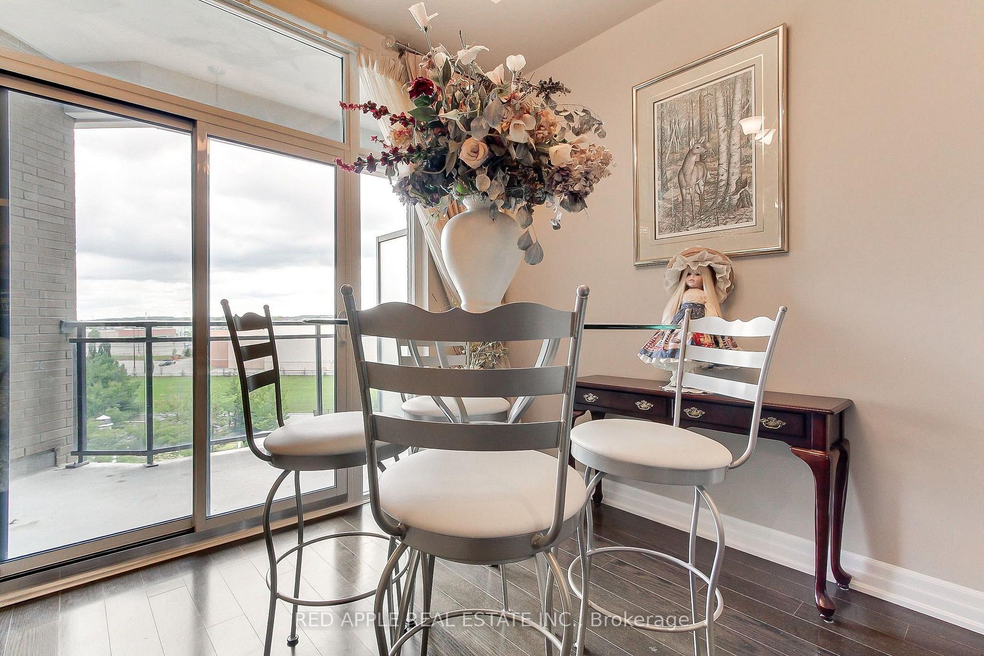 Photo 15 of Unit 519, 111 Civic Square Gate, Aurora, Bayview Wellington — HOMEH