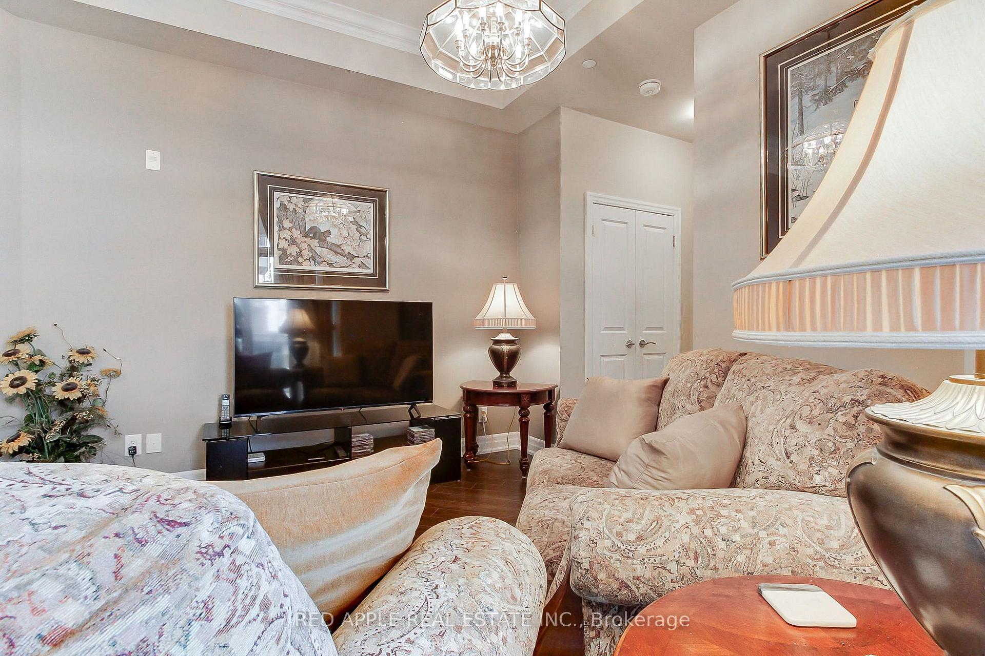 Photo 16 of Unit 519, 111 Civic Square Gate, Aurora, Bayview Wellington — HOMEH