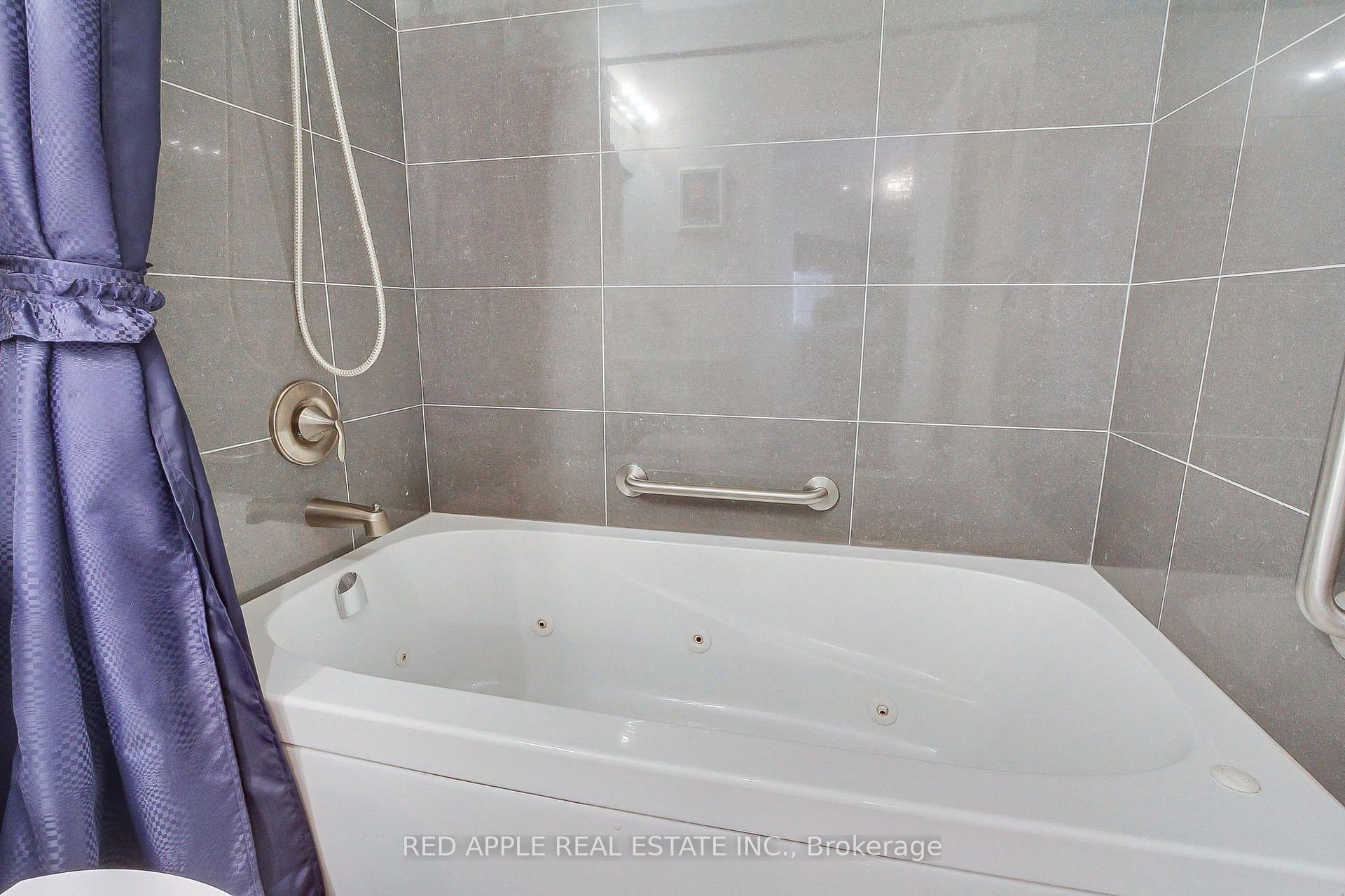 Photo 23 of Unit 519, 111 Civic Square Gate, Aurora, Bayview Wellington — HOMEH