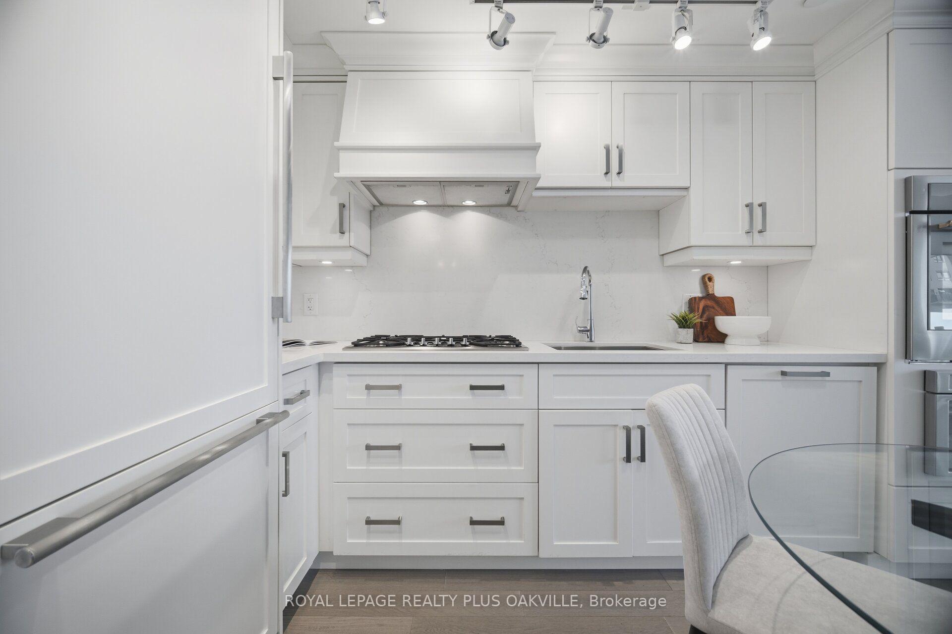Photo 9 of Unit 303, 2060 Lakeshore Road, Burlington, Brant — HOMEH