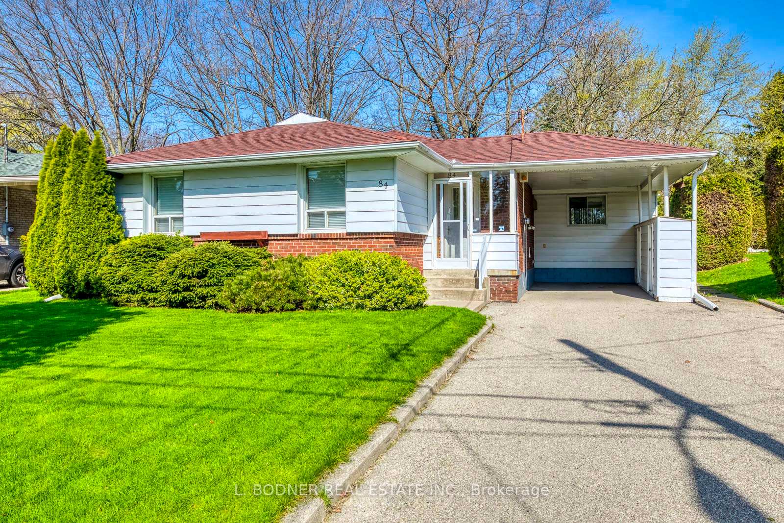 Photo 2 of 84 Ravenscrest Drive, Etobicoke, Princess-Rosethorn — HOMEH