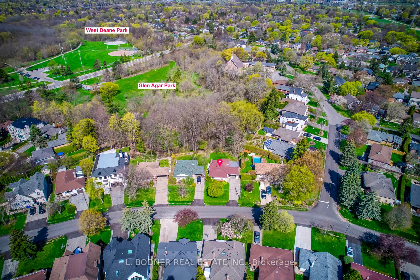 Photo 4 of 84 Ravenscrest Drive, Etobicoke, Princess-Rosethorn — HOMEH