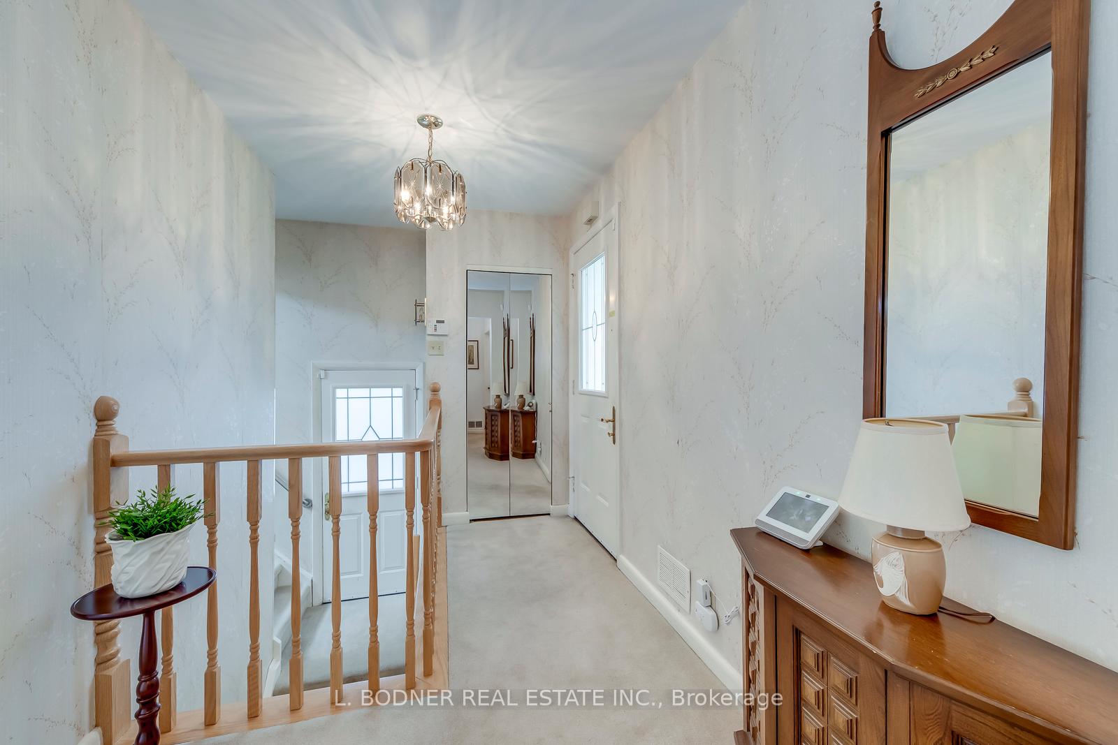 Photo 6 of 84 Ravenscrest Drive, Etobicoke, Princess-Rosethorn — HOMEH