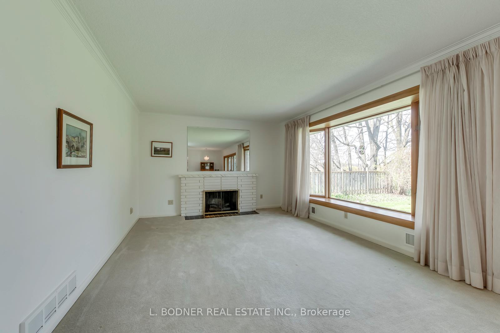 Photo 8 of 84 Ravenscrest Drive, Etobicoke, Princess-Rosethorn — HOMEH