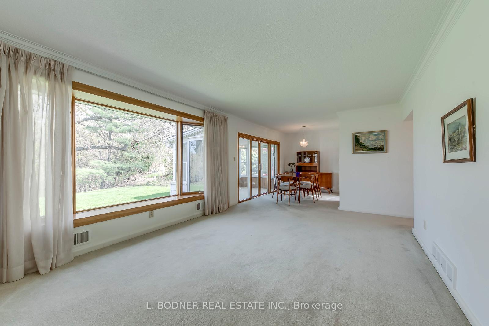 Photo 10 of 84 Ravenscrest Drive, Etobicoke, Princess-Rosethorn — HOMEH