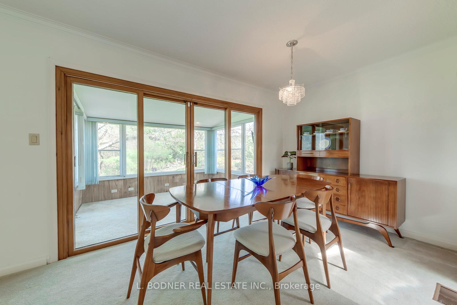 Photo 11 of 84 Ravenscrest Drive, Etobicoke, Princess-Rosethorn — HOMEH