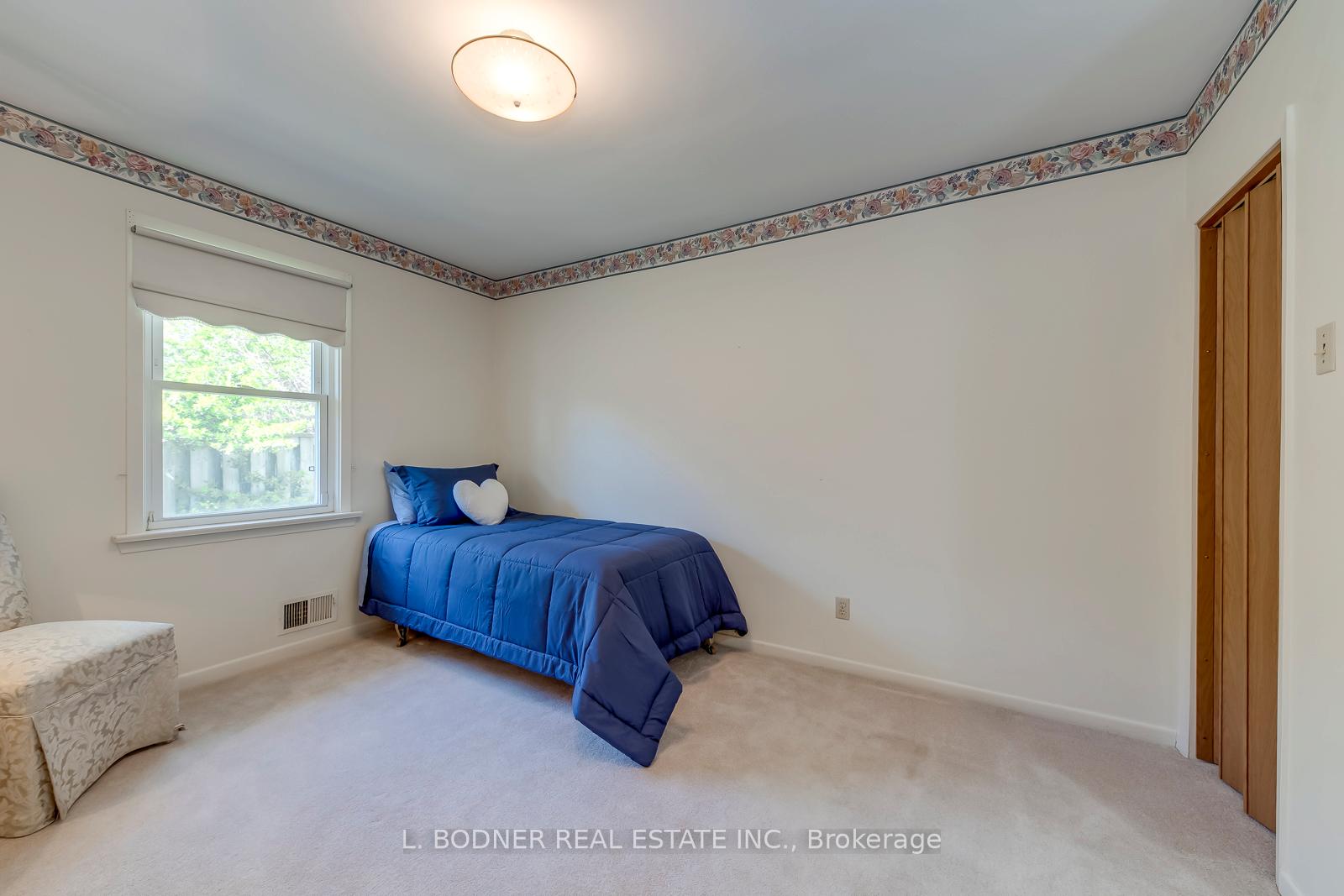 Photo 21 of 84 Ravenscrest Drive, Etobicoke, Princess-Rosethorn — HOMEH