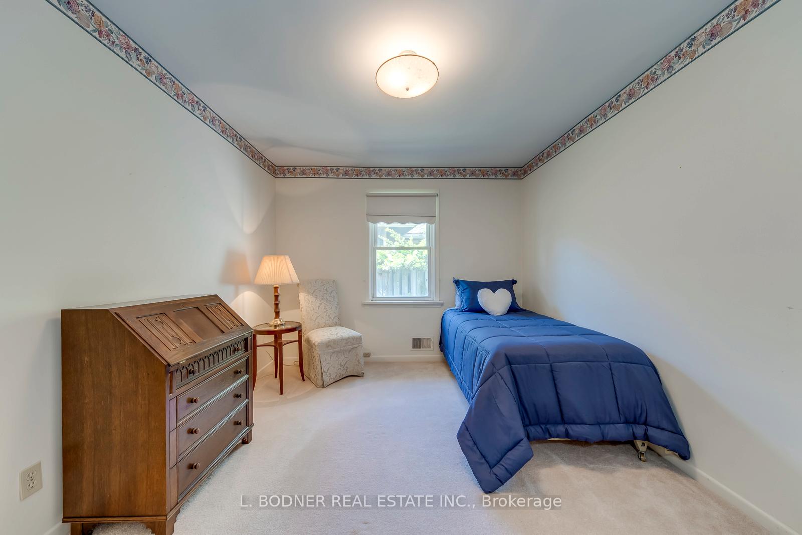 Photo 22 of 84 Ravenscrest Drive, Etobicoke, Princess-Rosethorn — HOMEH
