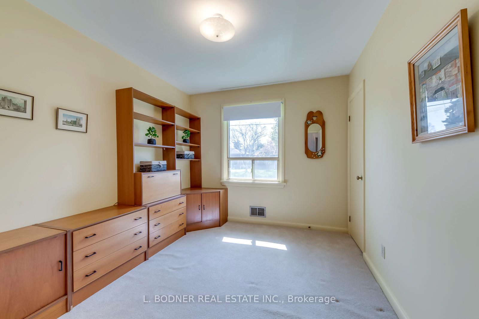 Photo 23 of 84 Ravenscrest Drive, Etobicoke, Princess-Rosethorn — HOMEH