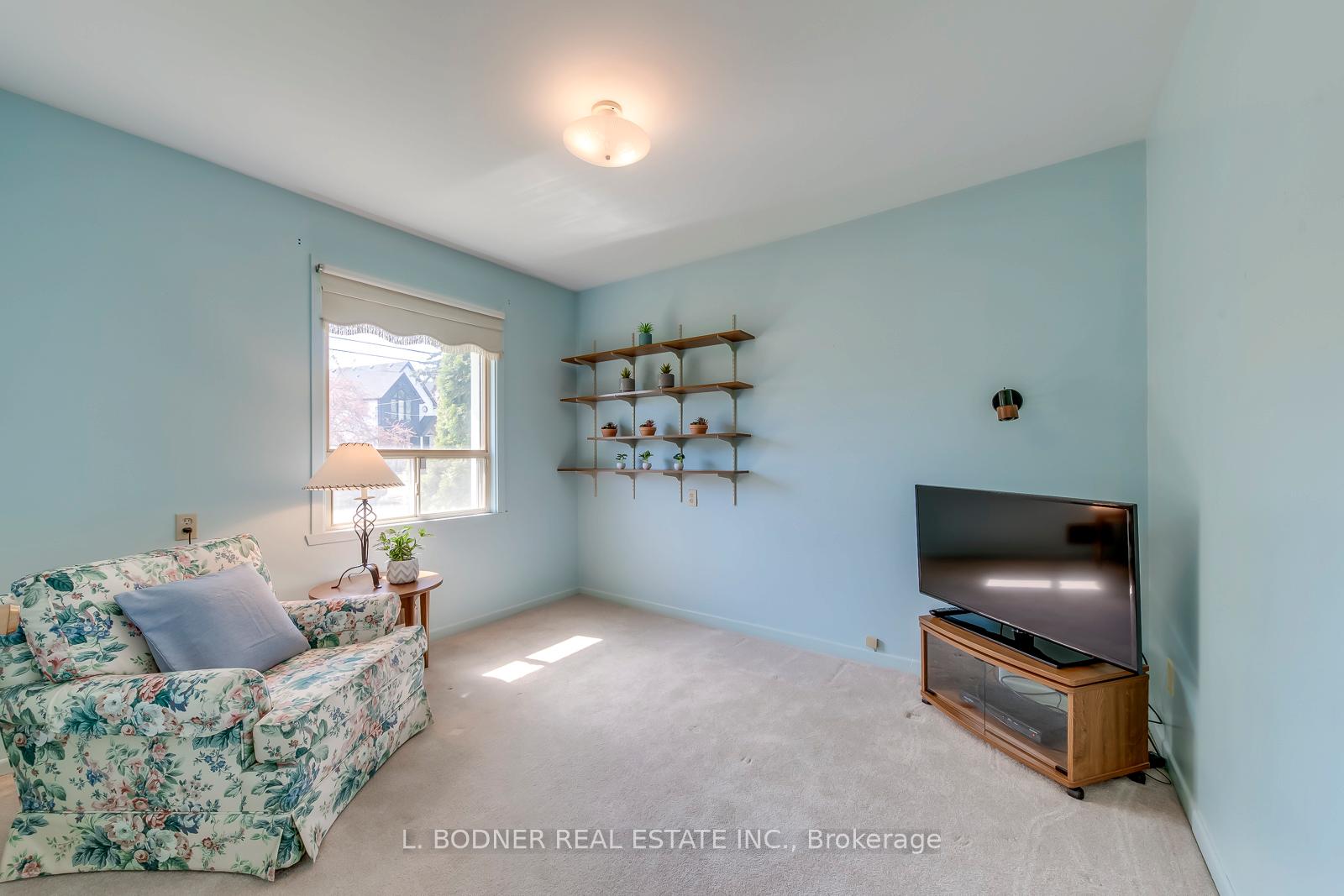 Photo 24 of 84 Ravenscrest Drive, Etobicoke, Princess-Rosethorn — HOMEH