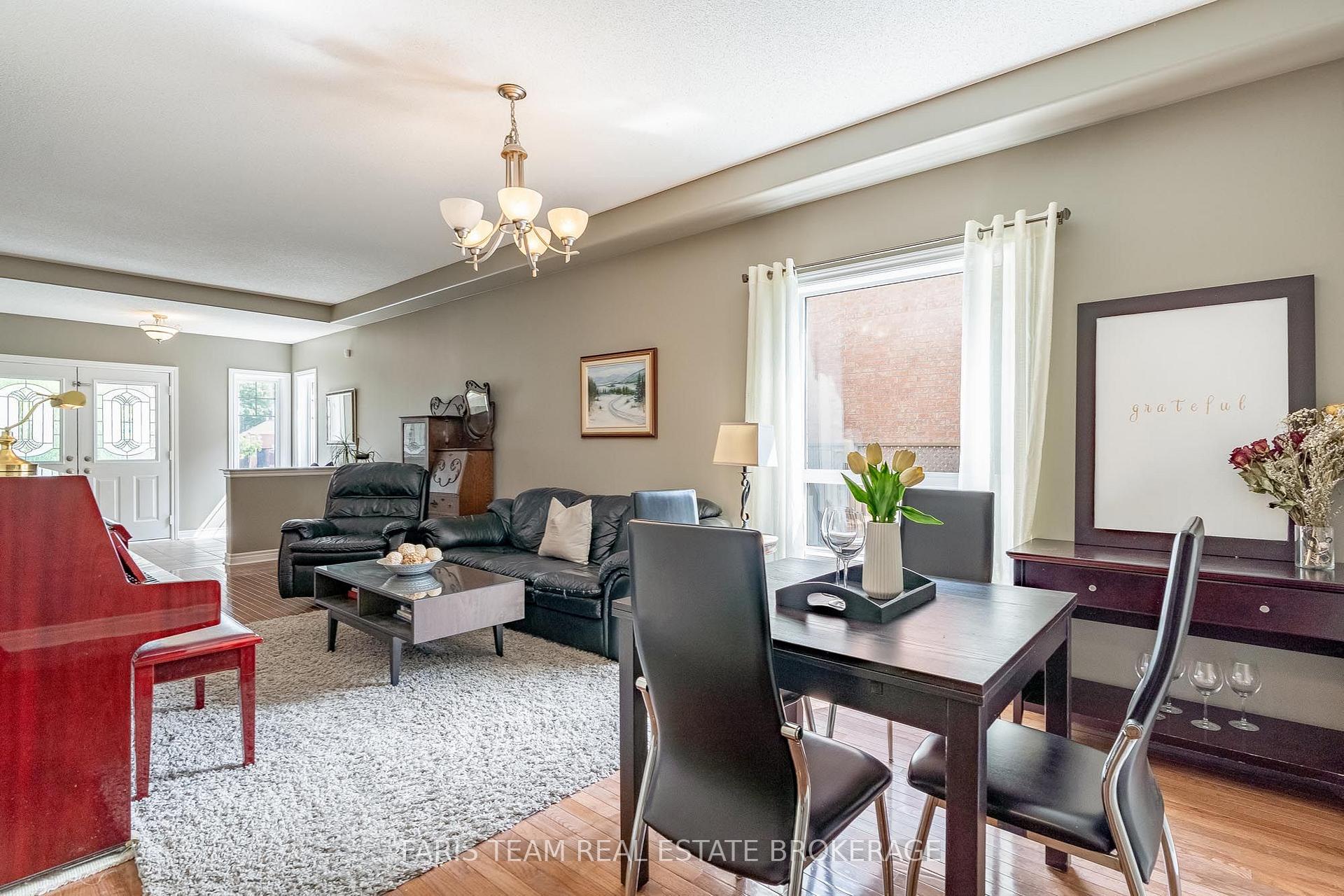 Photo 15 of 24 Pepin Court, Barrie, Innis-Shore — HOMEH