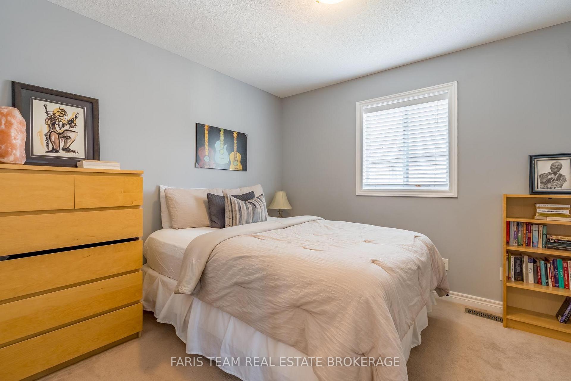 Photo 29 of 24 Pepin Court, Barrie, Innis-Shore — HOMEH