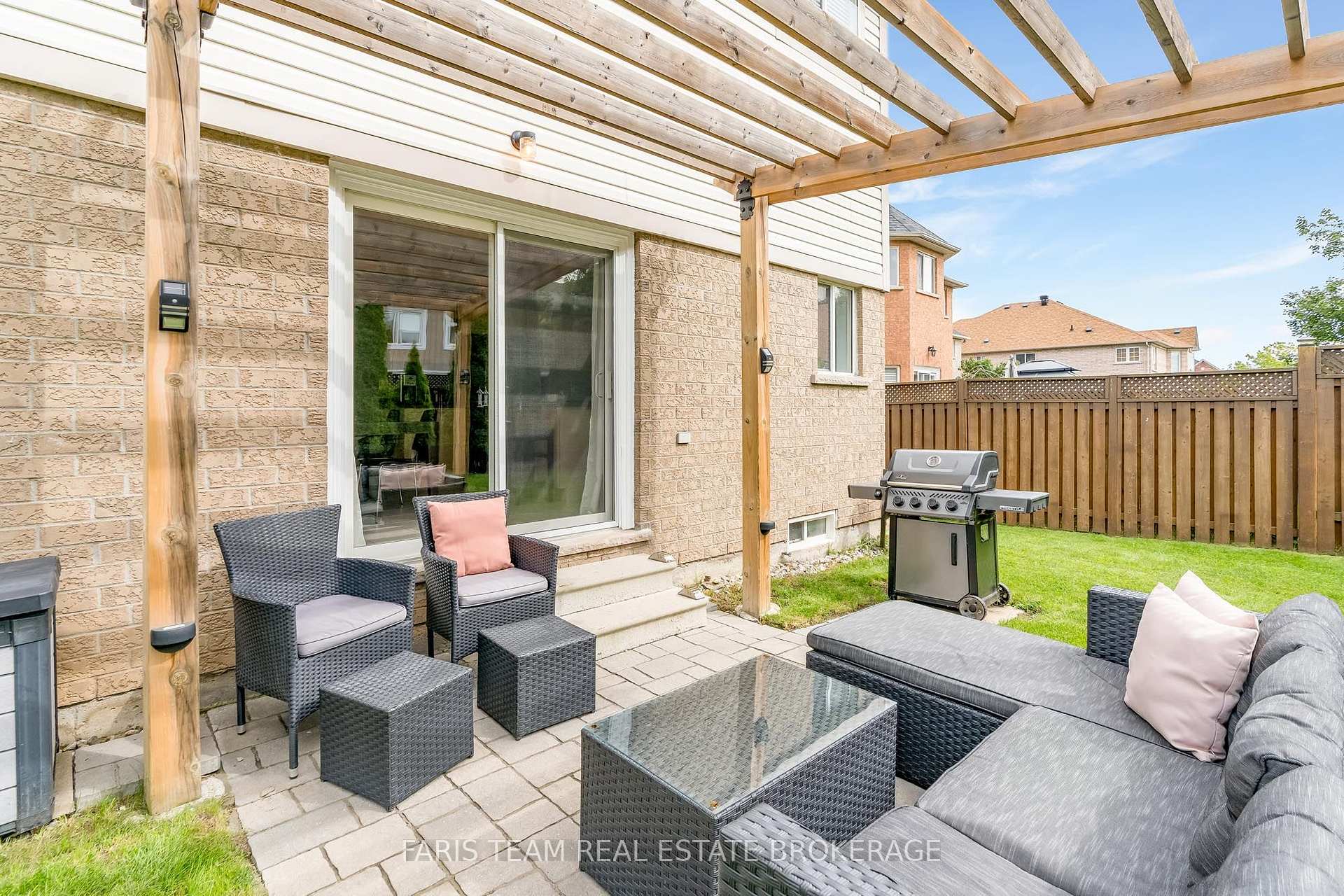 Photo 32 of 24 Pepin Court, Barrie, Innis-Shore — HOMEH