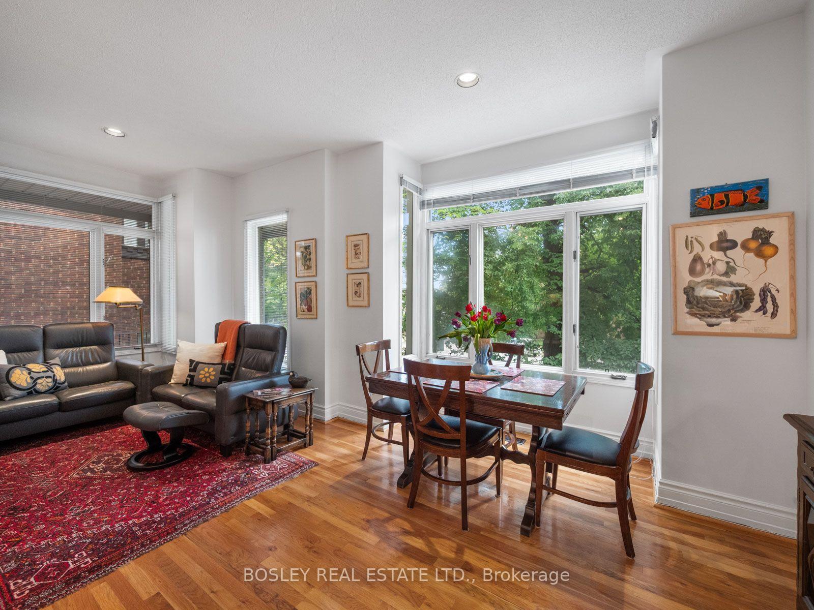 Photo 6 of 10 De Savery Crescent, Toronto, Mount Pleasant West — HOMEH