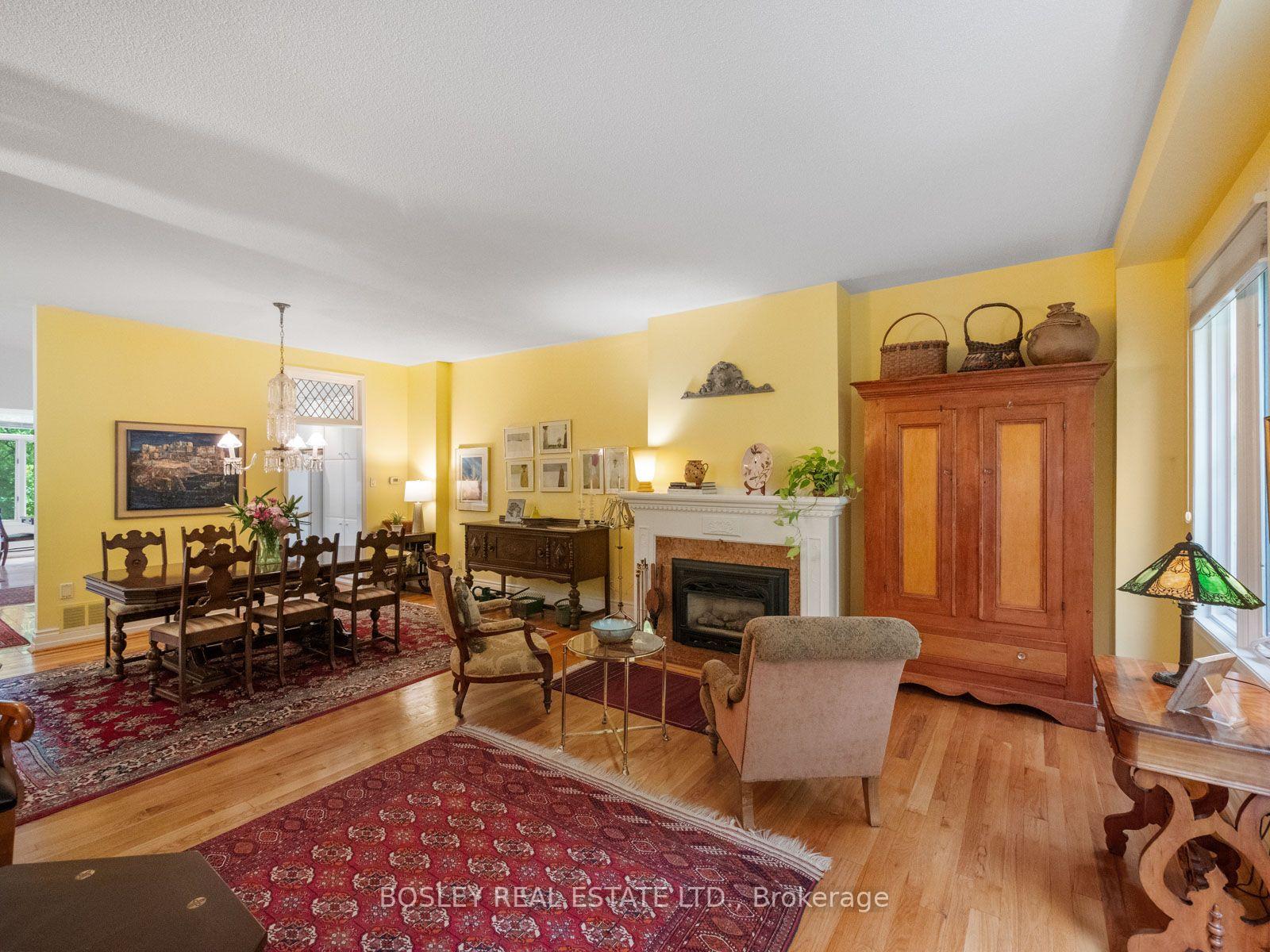Photo 16 of 10 De Savery Crescent, Toronto, Mount Pleasant West — HOMEH