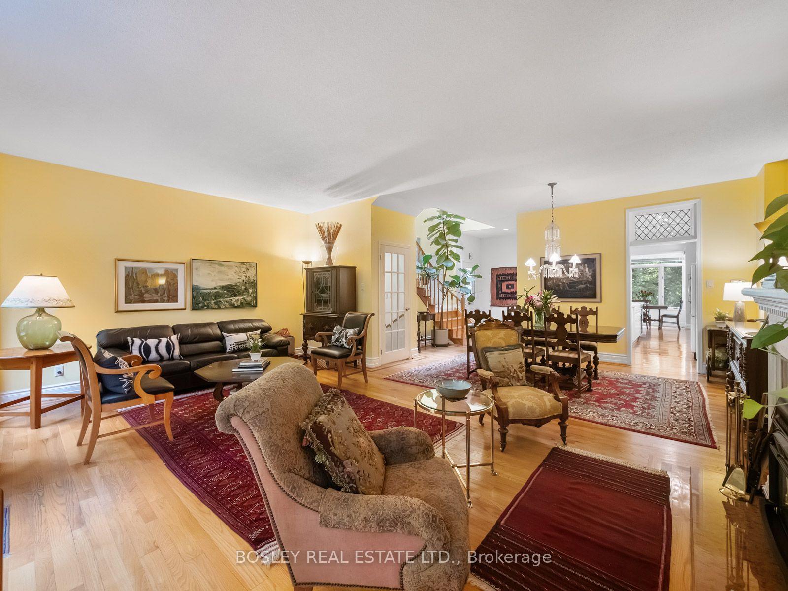 Photo 17 of 10 De Savery Crescent, Toronto, Mount Pleasant West — HOMEH