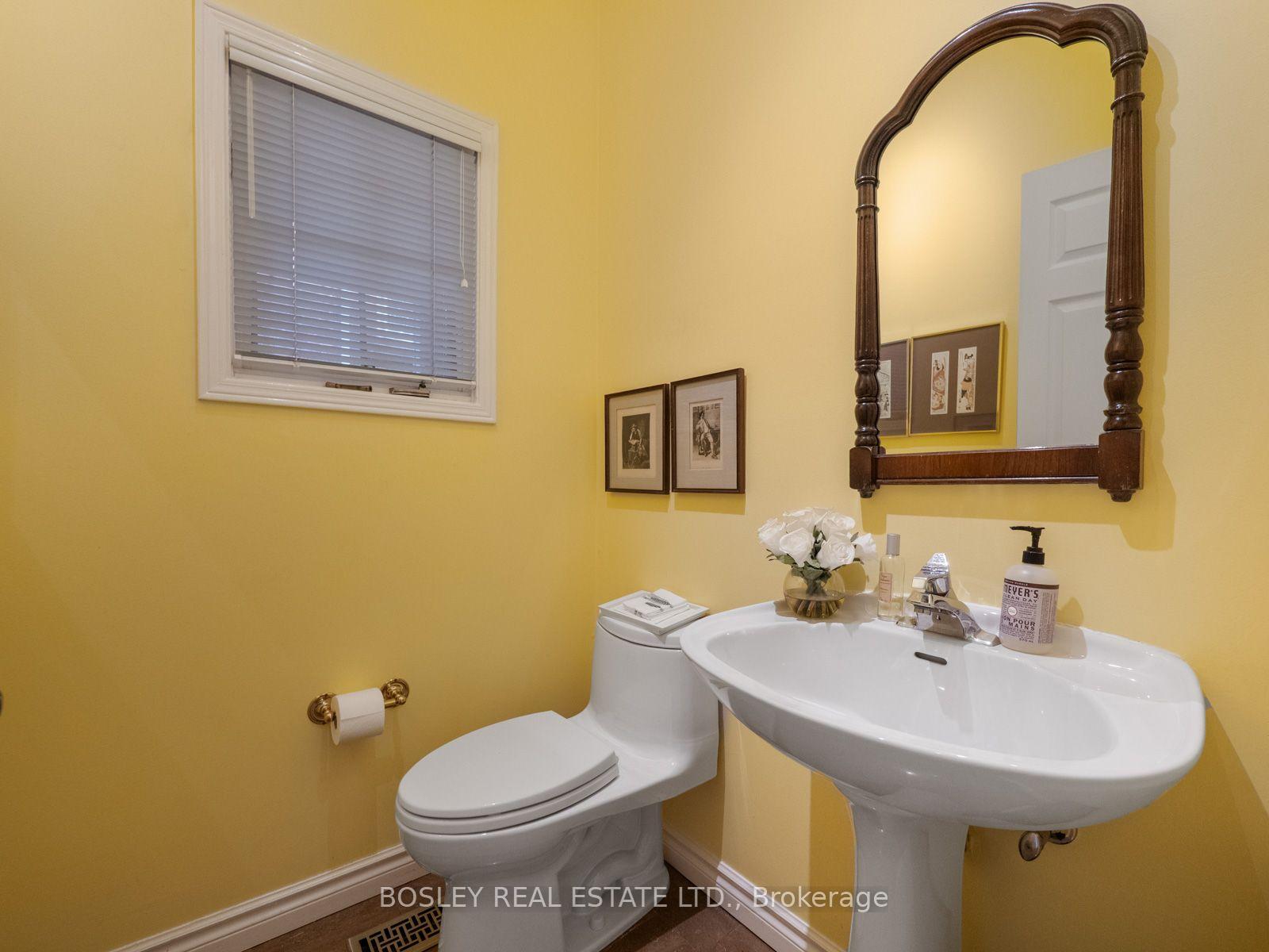 Photo 21 of 10 De Savery Crescent, Toronto, Mount Pleasant West — HOMEH
