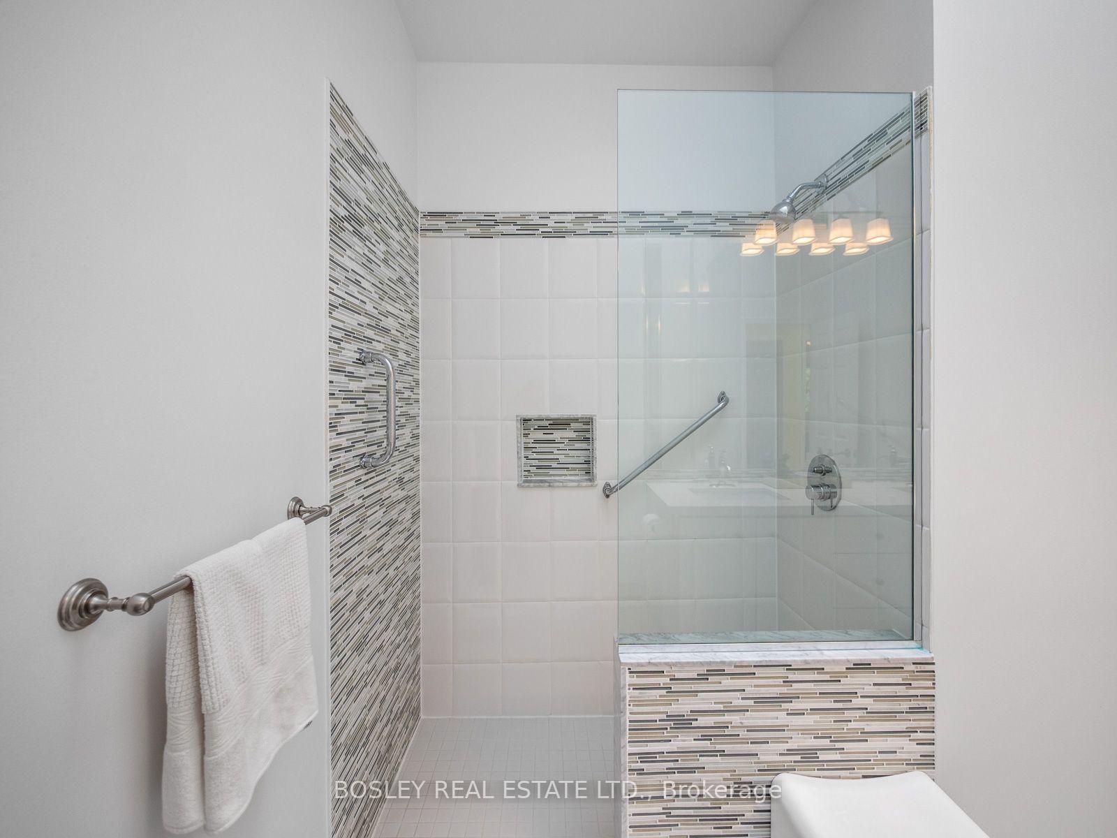 Photo 38 of 10 De Savery Crescent, Toronto, Mount Pleasant West — HOMEH