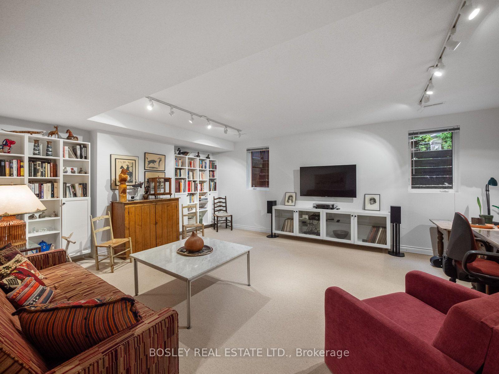 Photo 39 of 10 De Savery Crescent, Toronto, Mount Pleasant West — HOMEH