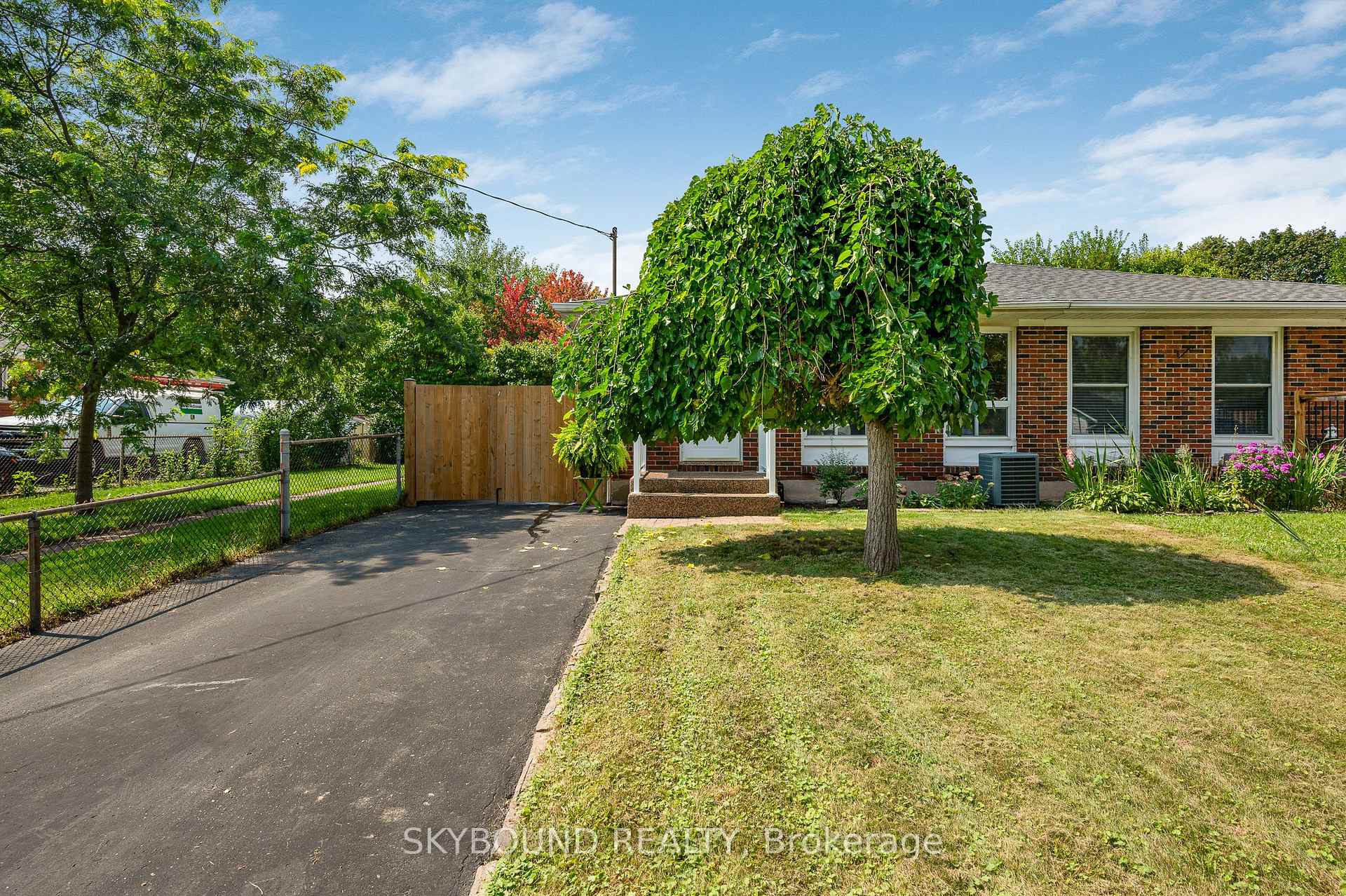 Photo 2 of 68 Ted Street, St. Catharines, Fairview — HOMEH