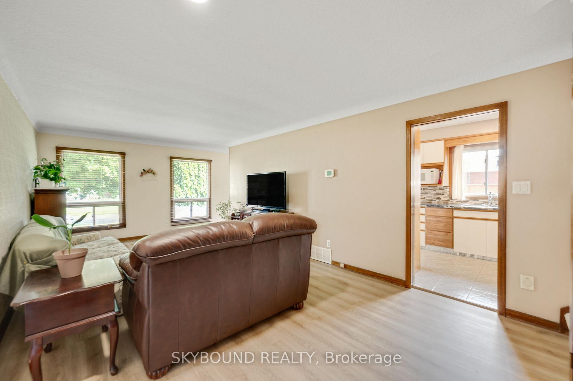 Photo 7 of 68 Ted Street, St. Catharines, Fairview — HOMEH