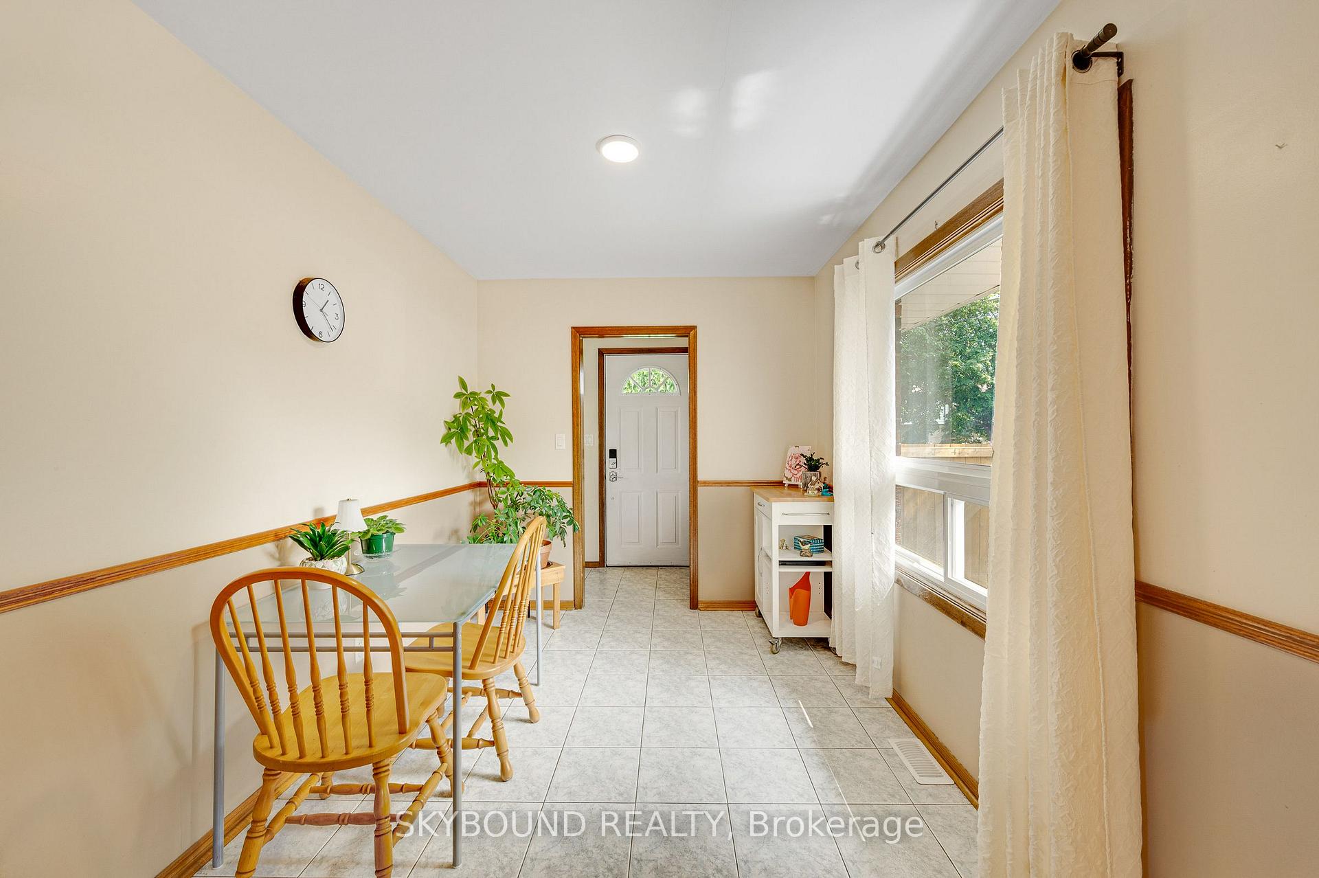 Photo 8 of 68 Ted Street, St. Catharines, Fairview — HOMEH