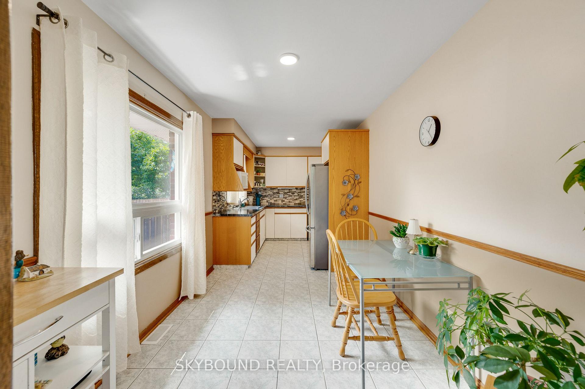 Photo 9 of 68 Ted Street, St. Catharines, Fairview — HOMEH
