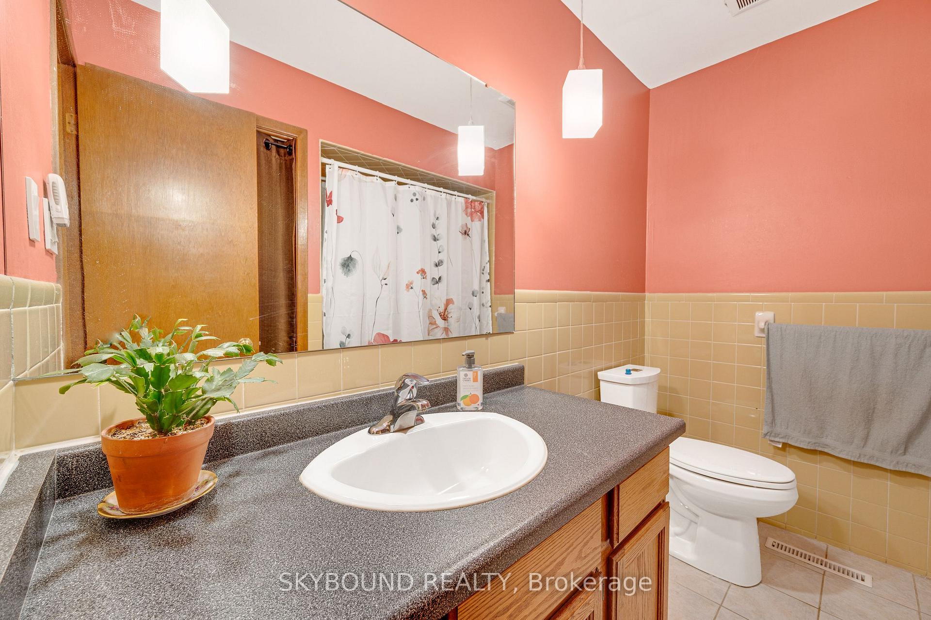 Photo 19 of 68 Ted Street, St. Catharines, Fairview — HOMEH