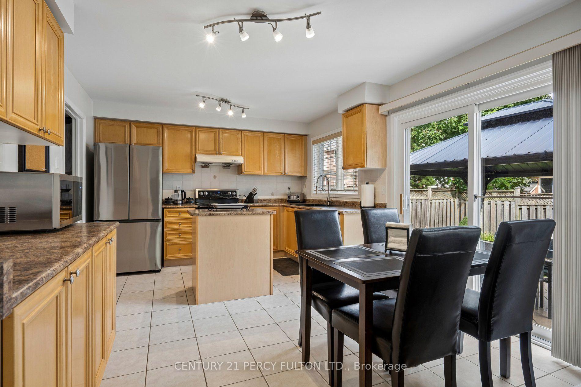 Photo 11 of 33 Redbud Street, Markham, Wismer — HOMEH