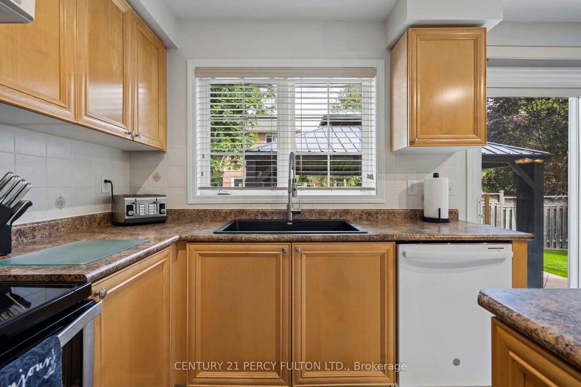 Photo 16 of 33 Redbud Street, Markham, Wismer — HOMEH