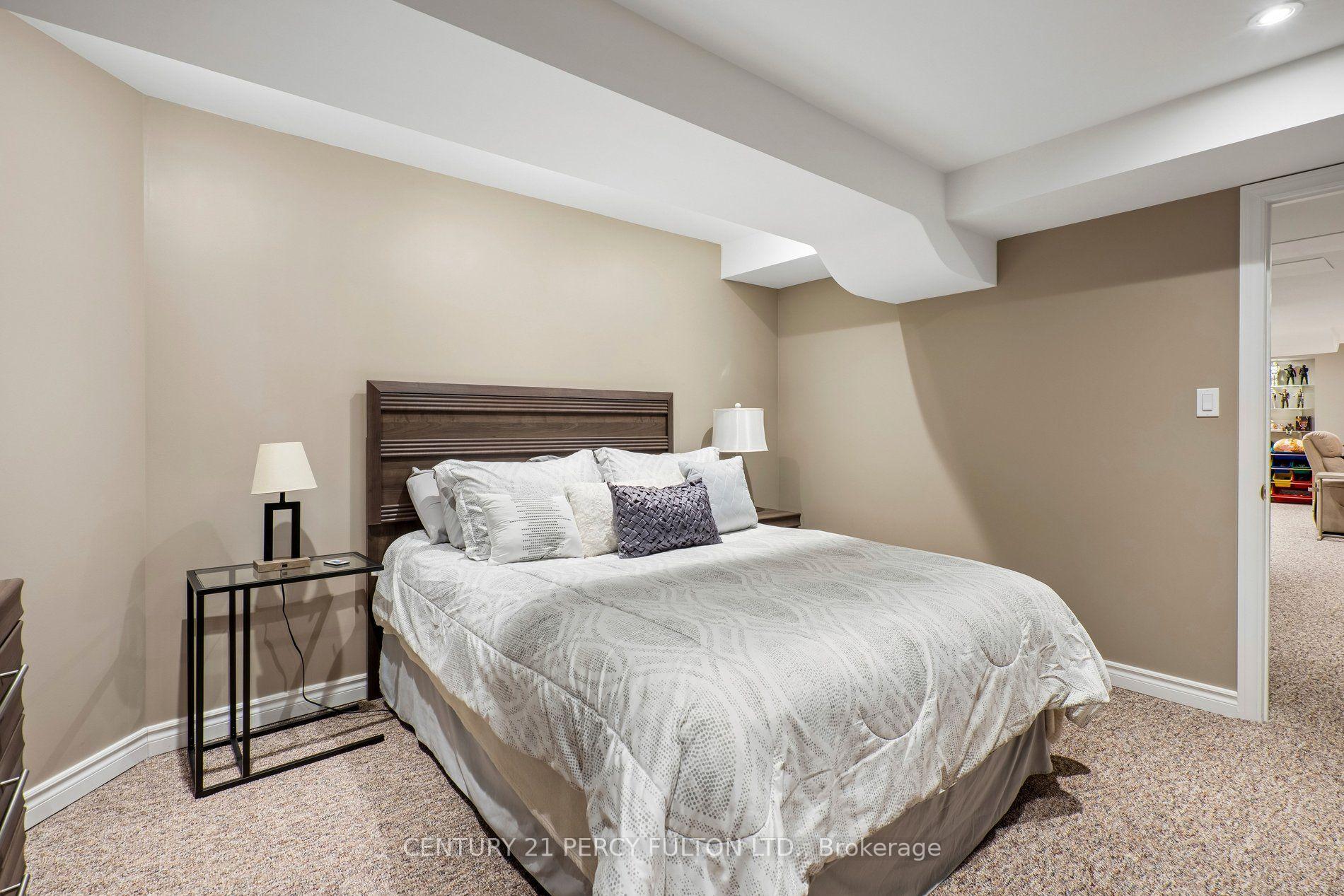 Photo 38 of 33 Redbud Street, Markham, Wismer — HOMEH