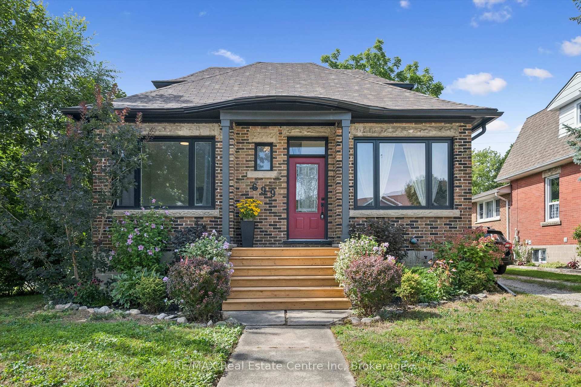 Photo of 699 St Andrew Street W