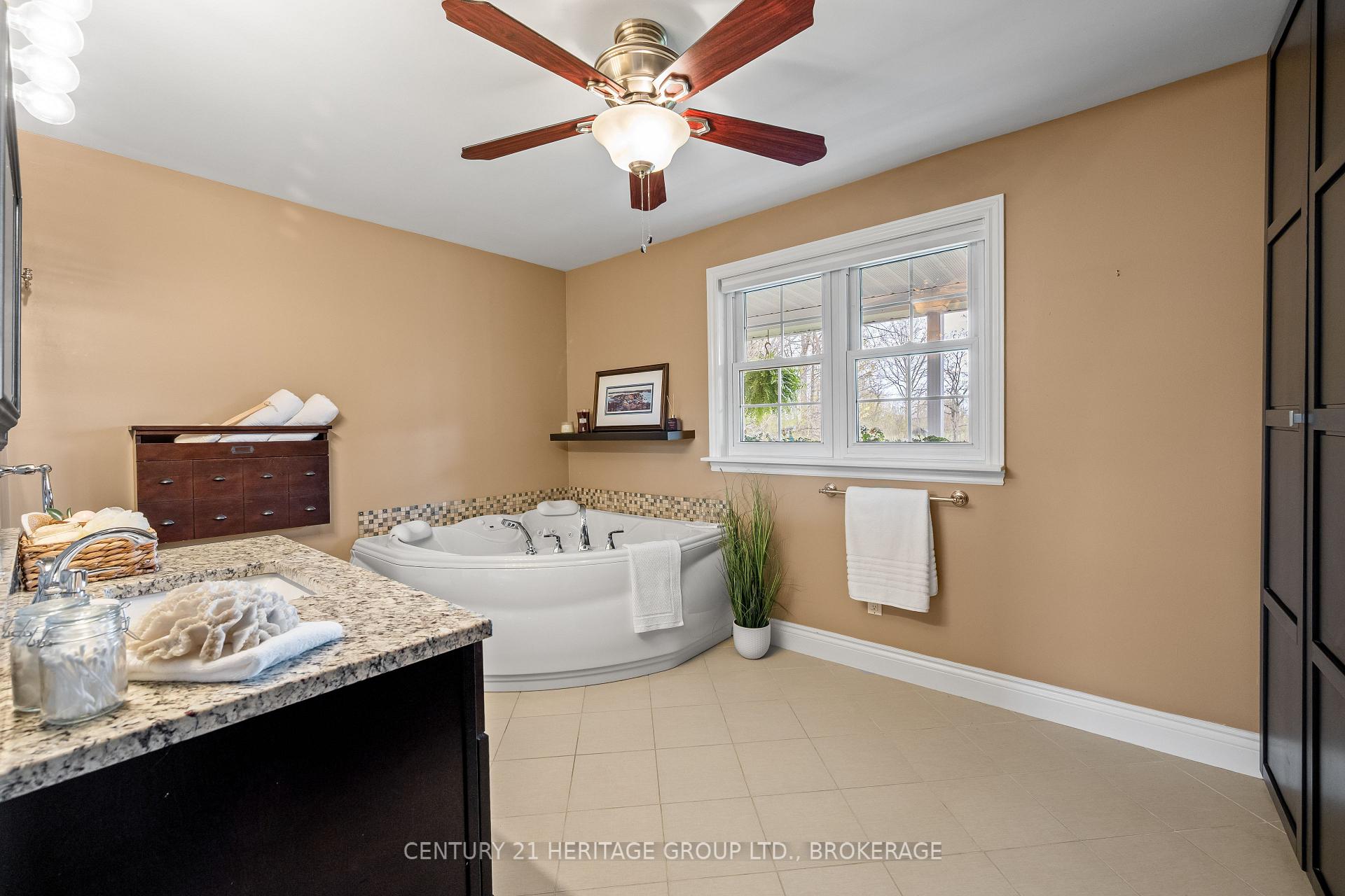 Photo 23 of 5216 Bradford Road N, Frontenac, Frontenac South — HOMEH