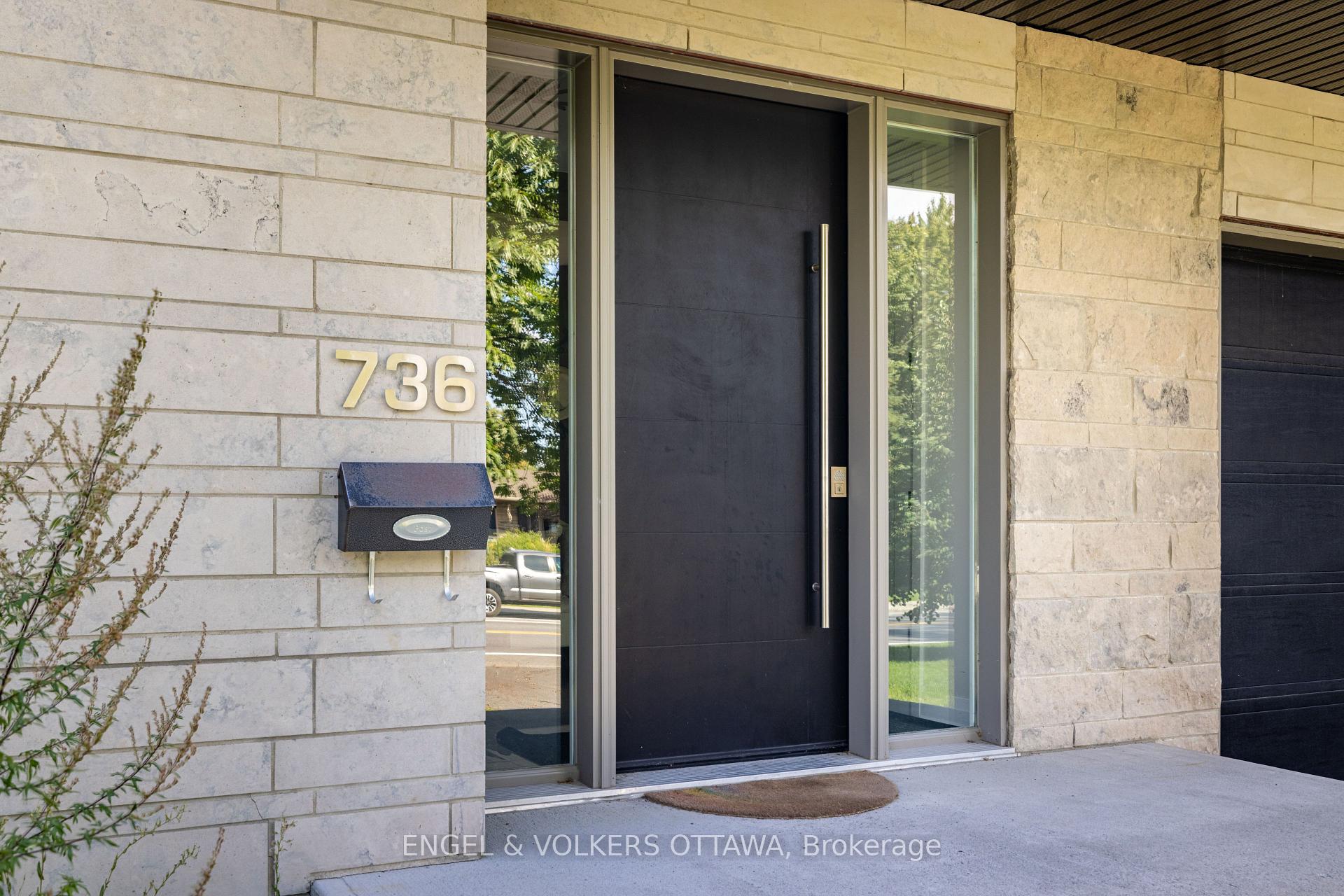 Photo 3 of 736 Sherbourne Road, Ottawa, Carlingwood — HOMEH