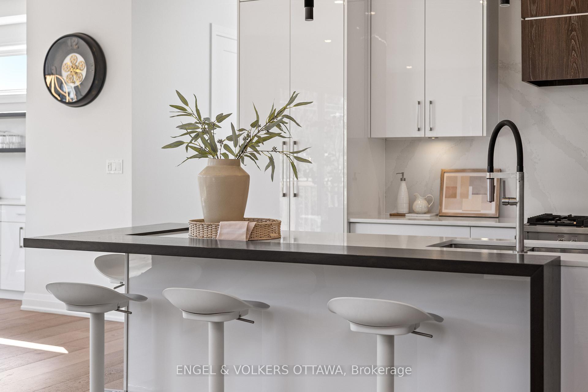 Photo 15 of 736 Sherbourne Road, Ottawa, Carlingwood — HOMEH