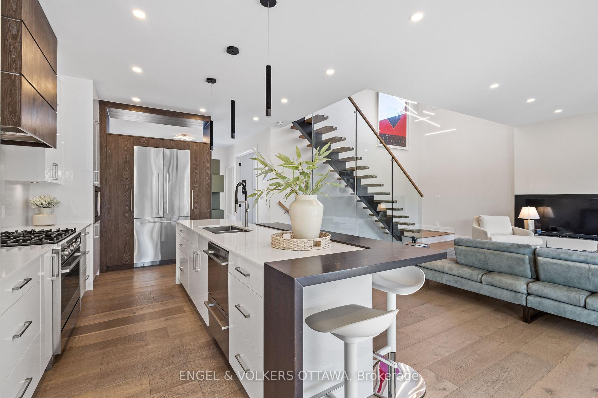 Photo 17 of 736 Sherbourne Road, Ottawa, Carlingwood — HOMEH