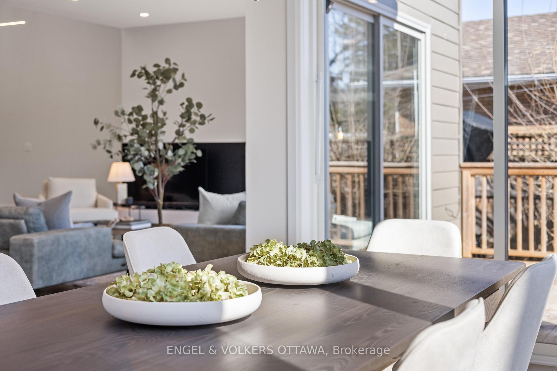 Photo 21 of 736 Sherbourne Road, Ottawa, Carlingwood — HOMEH