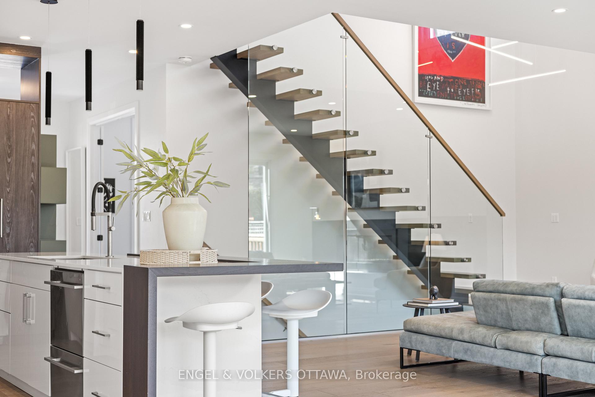 Photo 24 of 736 Sherbourne Road, Ottawa, Carlingwood — HOMEH