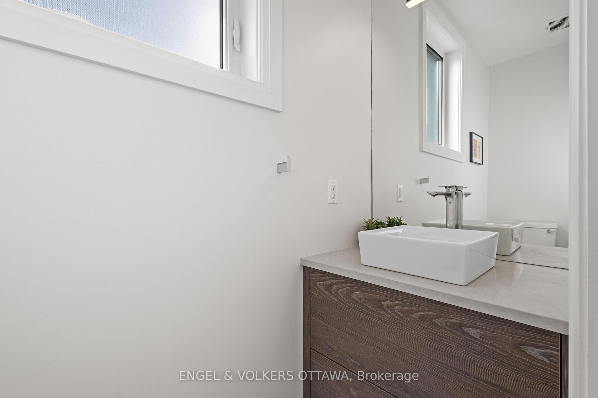 Photo 25 of 736 Sherbourne Road, Ottawa, Carlingwood — HOMEH