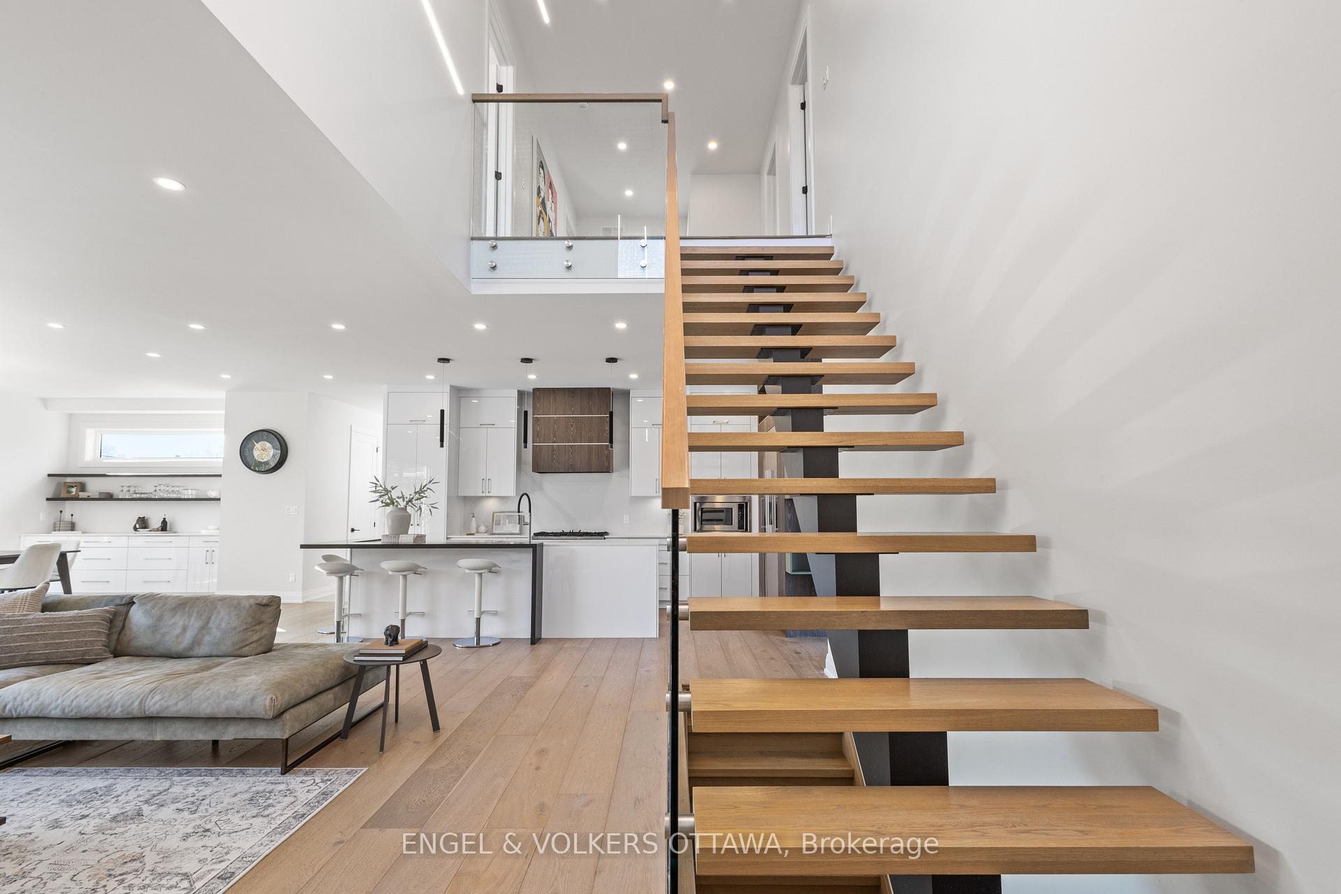 Photo 26 of 736 Sherbourne Road, Ottawa, Carlingwood — HOMEH