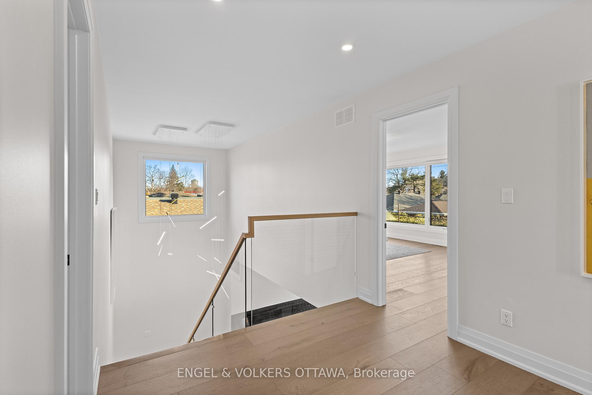 Photo 27 of 736 Sherbourne Road, Ottawa, Carlingwood — HOMEH