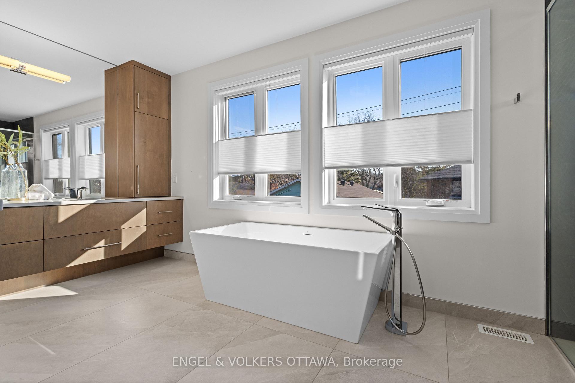 Photo 33 of 736 Sherbourne Road, Ottawa, Carlingwood — HOMEH