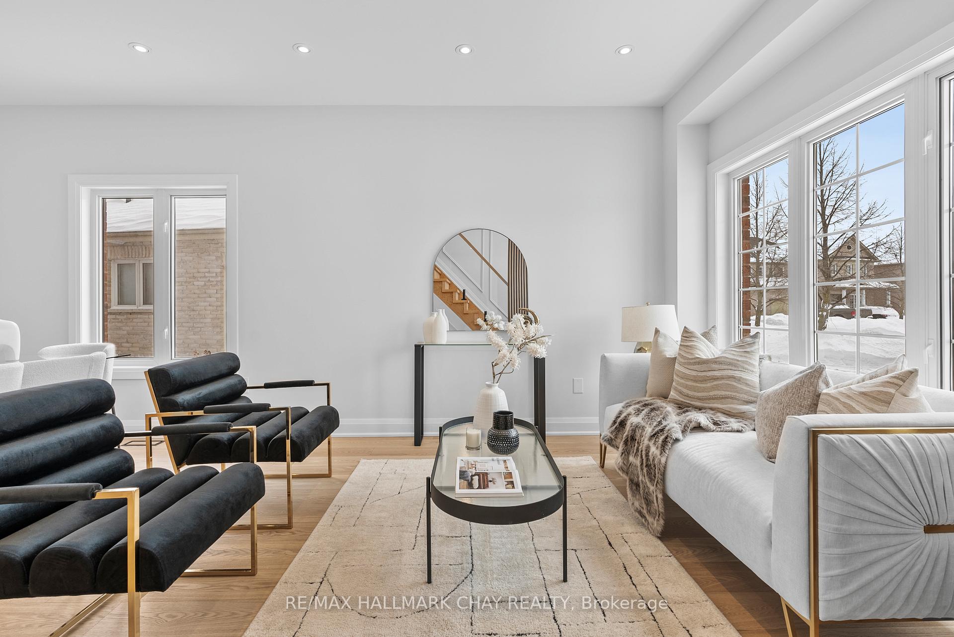 Photo 5 of 110 Glendower Crescent, Georgina, Keswick North — HOMEH