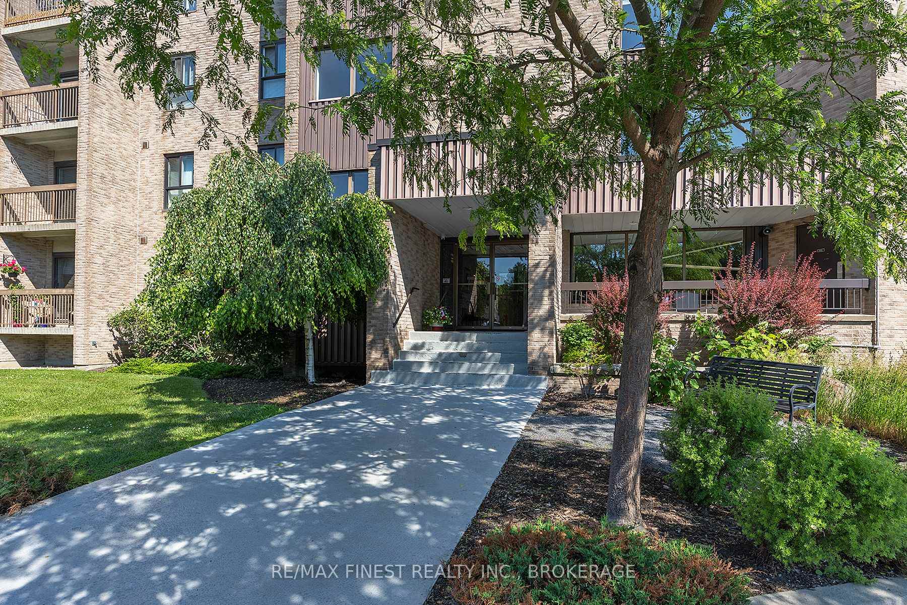 Photo 4 of Unit 408, 334 Queen Mary Road, Kingston, West of Sir John A. Blvd — HOMEH