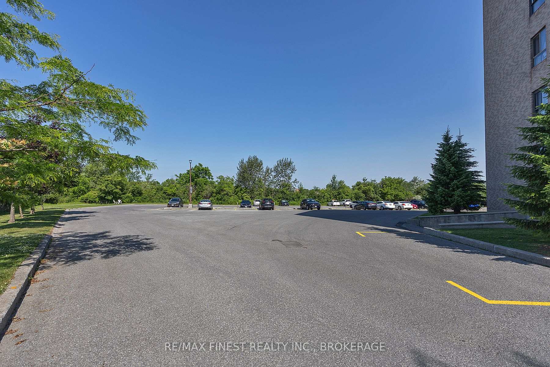 Photo 37 of Unit 408, 334 Queen Mary Road, Kingston, West of Sir John A. Blvd — HOMEH