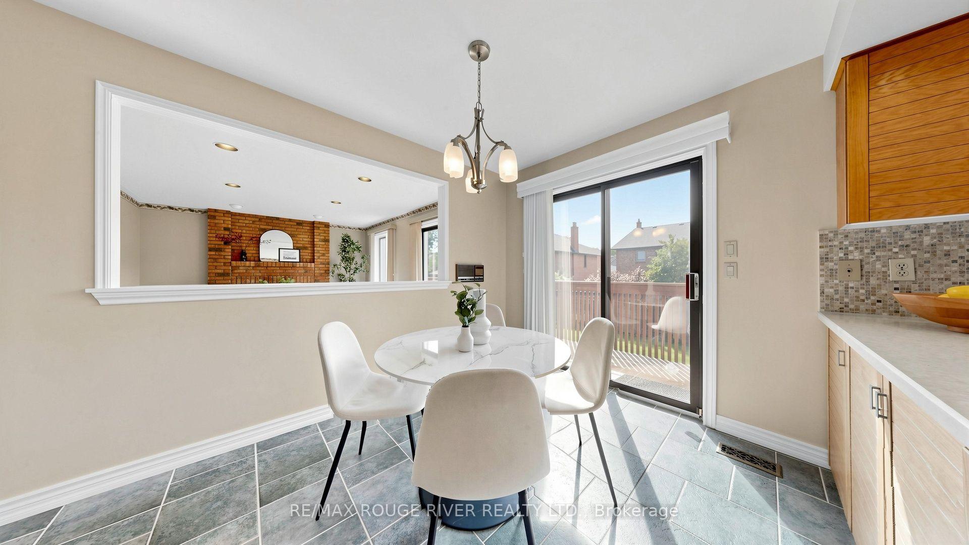 Photo 18 of 31 Delbeatrice Crescent, Scarborough, Centennial Scarborough — HOMEH