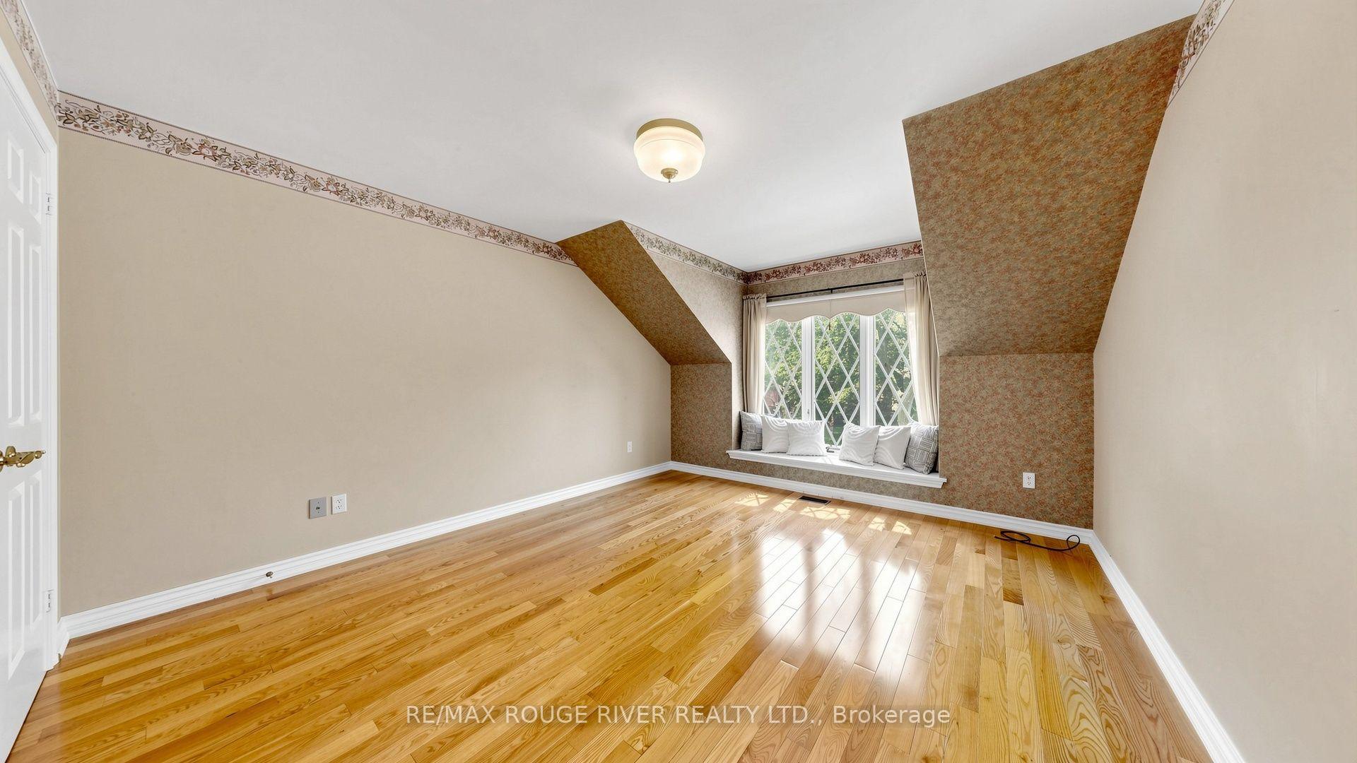 Photo 32 of 31 Delbeatrice Crescent, Scarborough, Centennial Scarborough — HOMEH